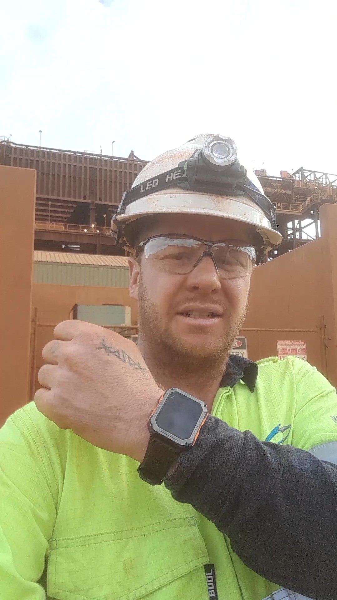 The Indestructible Smartwatch Njord Gear the-indestructible-smartwatch-njord-gear